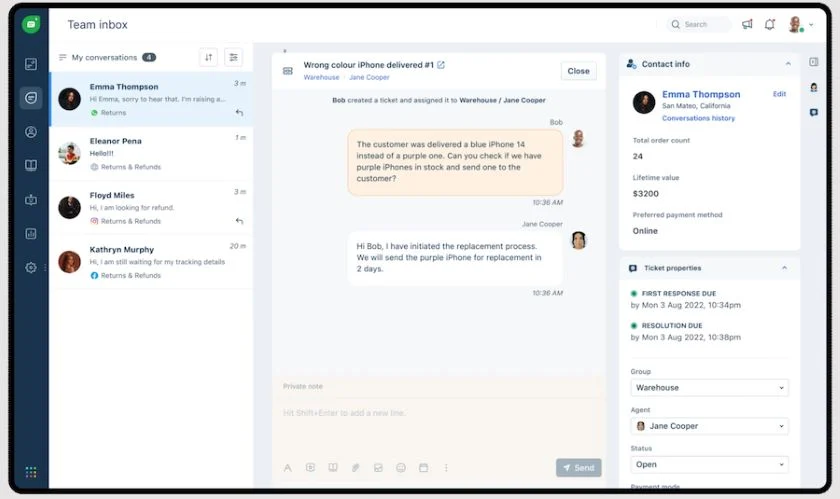 An example of a live chat customer support conversation in the Freshchat team inbox.